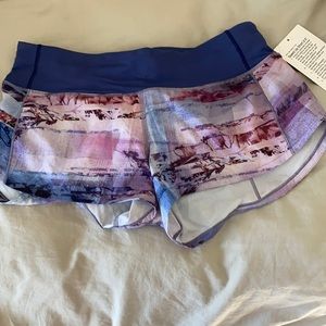 Lululemon Speed it up 2.5 shorts